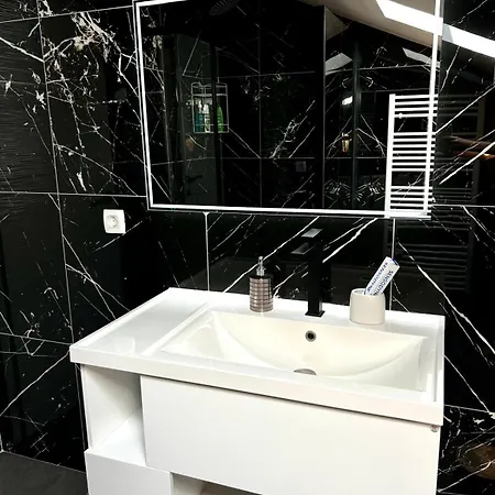 Urban Gold モスタル